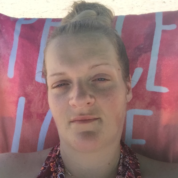 Meet your Posher, Jessica - Picture 1 of 1